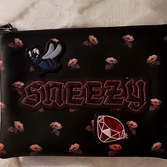 Coach collaboration with the seven dwarfs collection. Price is for the set. - Picture 6 of 6